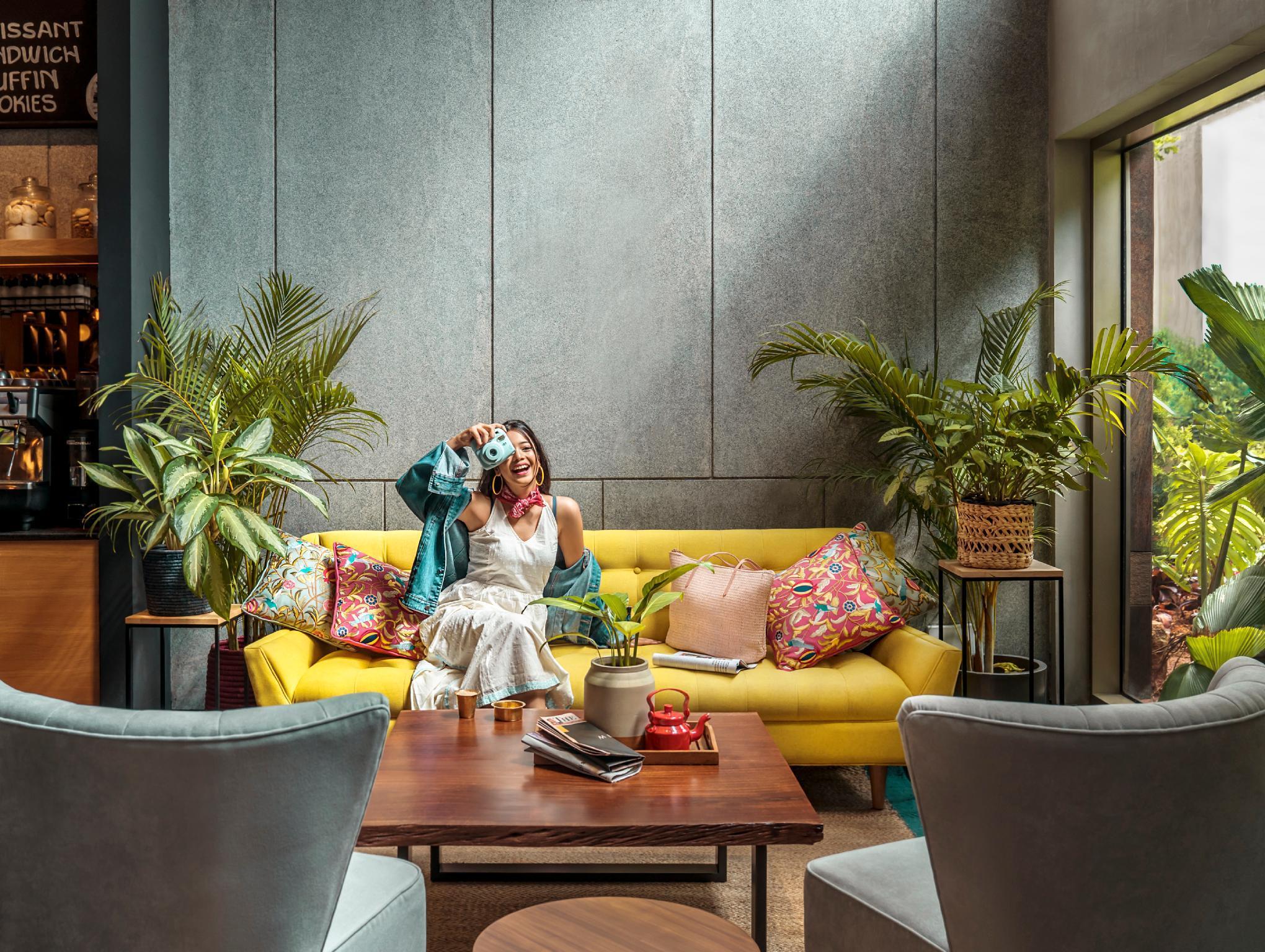 Hyatt Centric Mg Road Бангалор Екстериор снимка The Lounge at London Heathrow Airport
