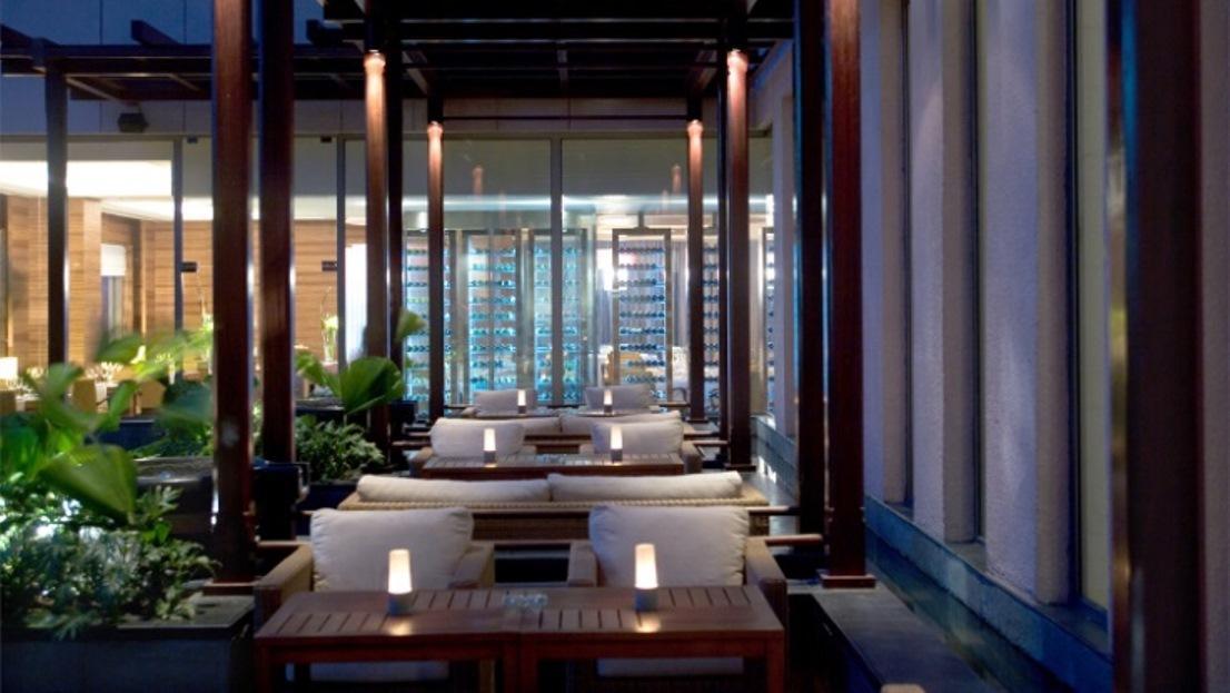Hyatt Centric Mg Road Бангалор Екстериор снимка The interior of the hotel