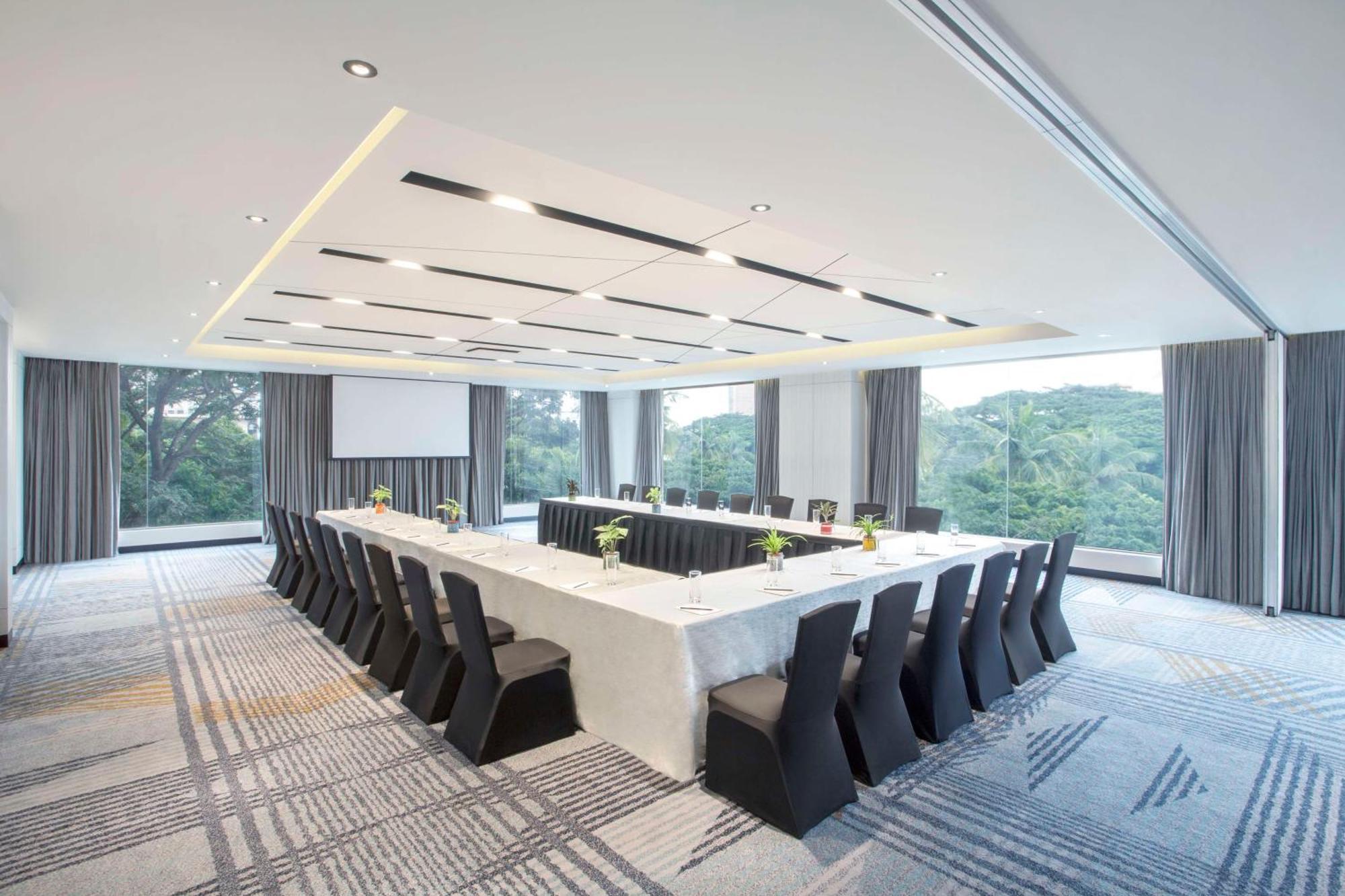 Hyatt Centric Mg Road Бангалор Екстериор снимка Meeting room