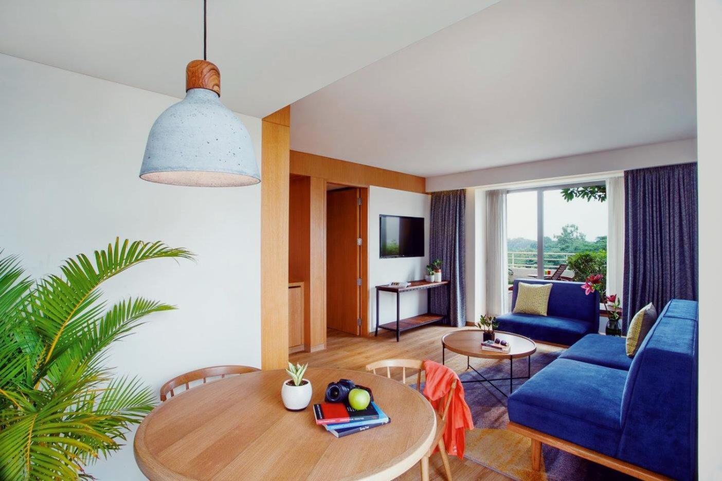 Hyatt Centric Mg Road Бангалор Екстериор снимка A suite at the Hotel