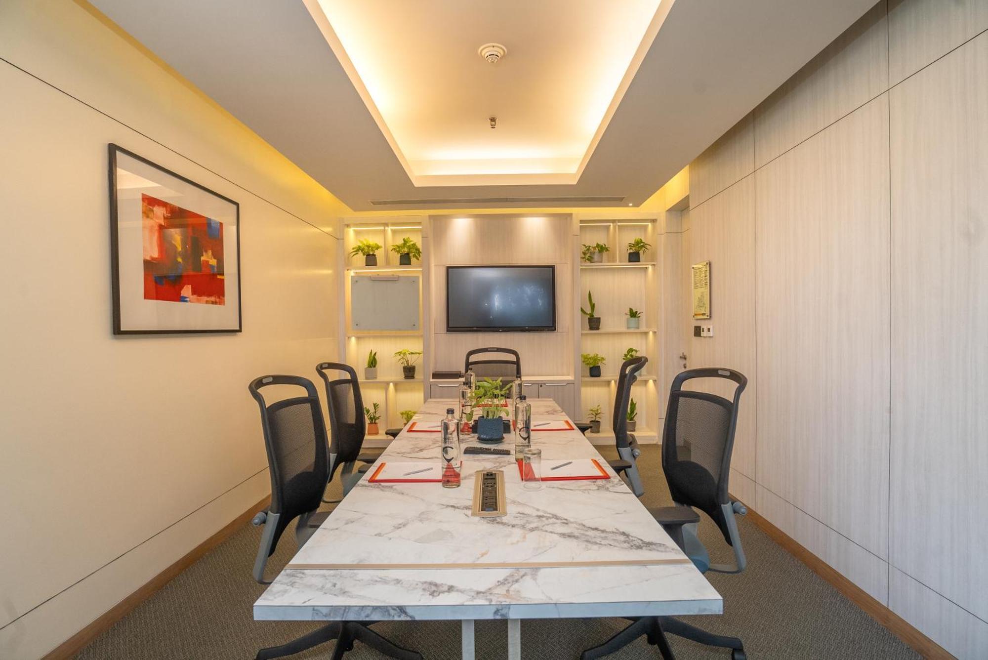 Hyatt Centric Mg Road Бангалор Екстериор снимка Meeting room at the hotel