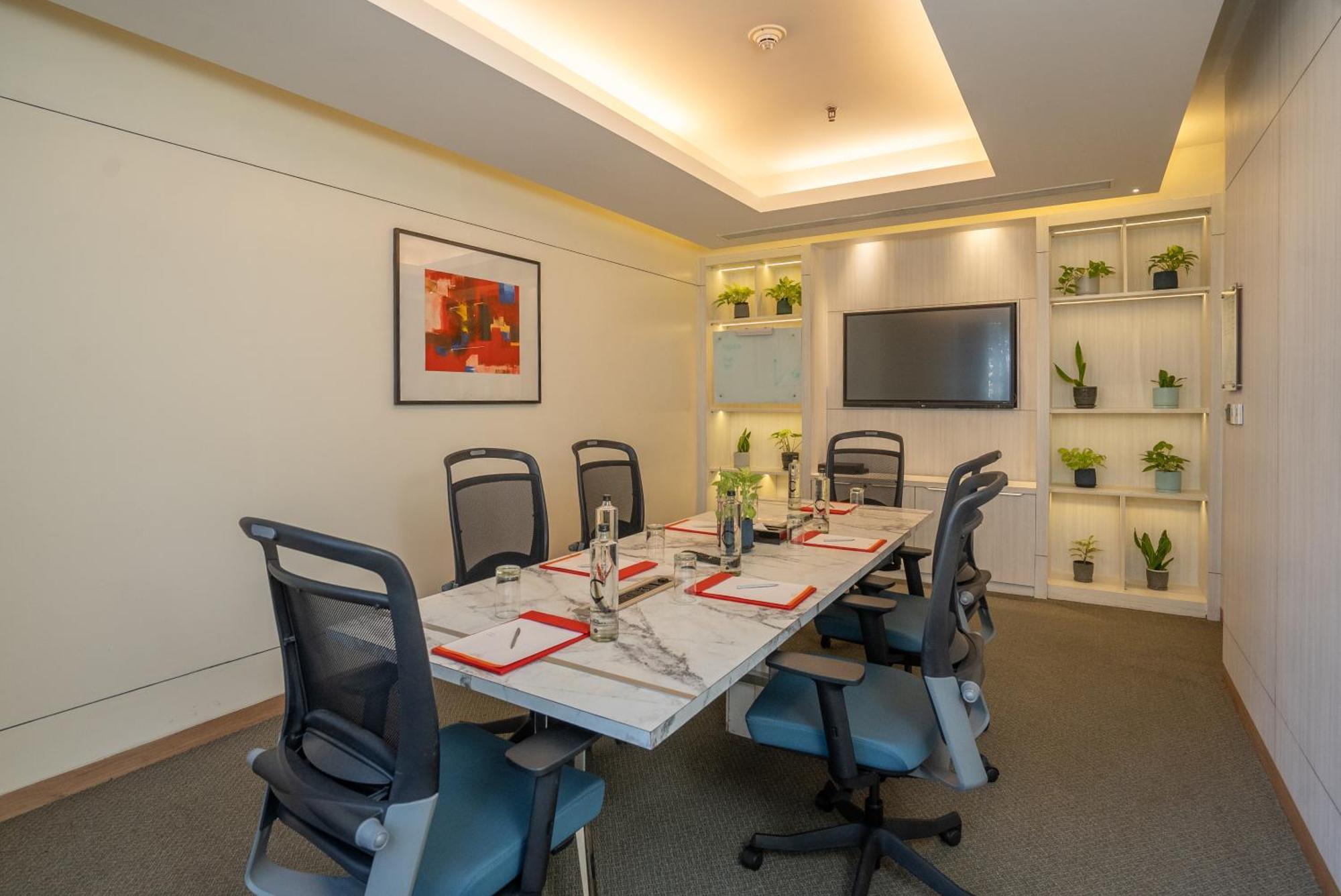 Hyatt Centric Mg Road Бангалор Екстериор снимка Meeting room at the hotel